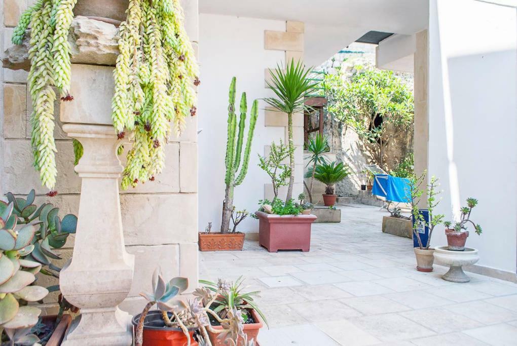 Residence Atenaion Otranto Bagian luar foto